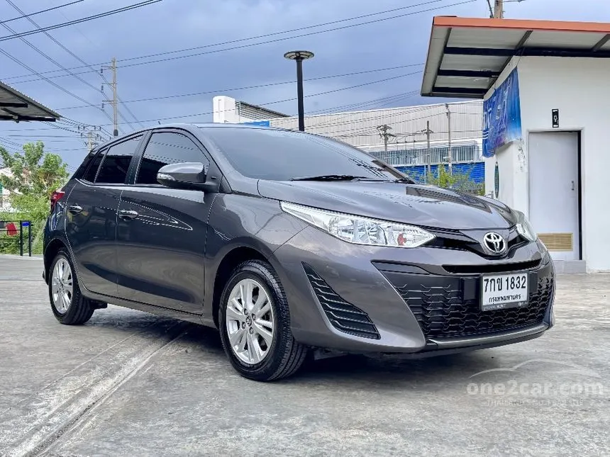 2017 Toyota YARIS E Hatchback
