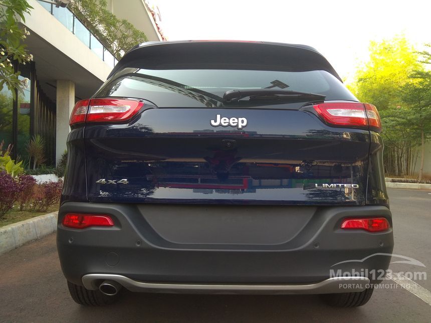 Jual Mobil Jeep Cherokee 2014 Limited 2.4 di DKI Jakarta Automatic SUV 