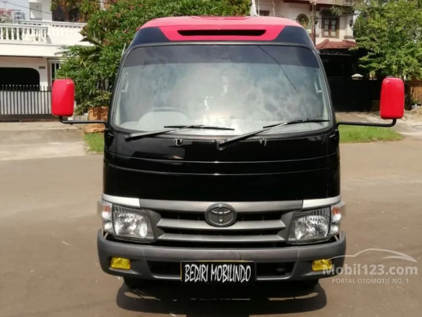 2016 Toyota Dyna Manual 6R CHASIS 110 PS FT Minibus