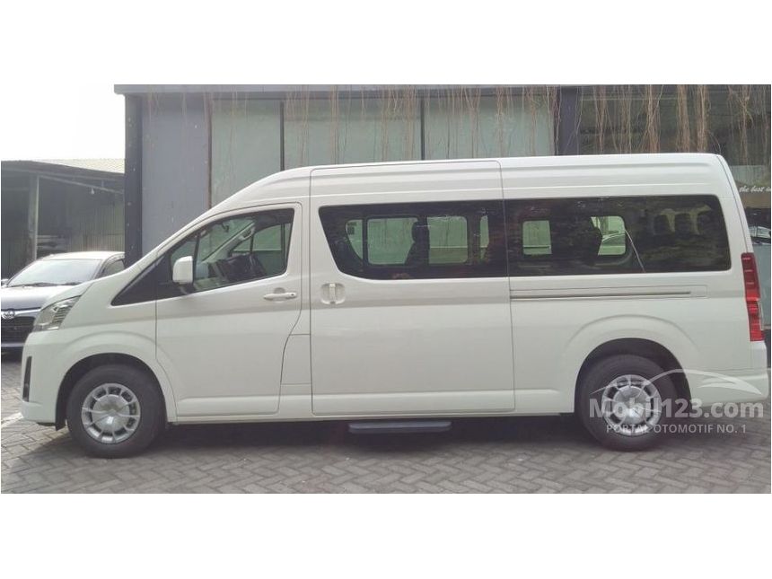 hiace premio 2020