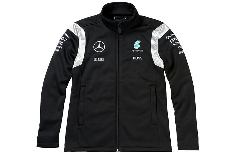 Tampil Sporty dengan Koleksi Apparel Mercedes F1 3
