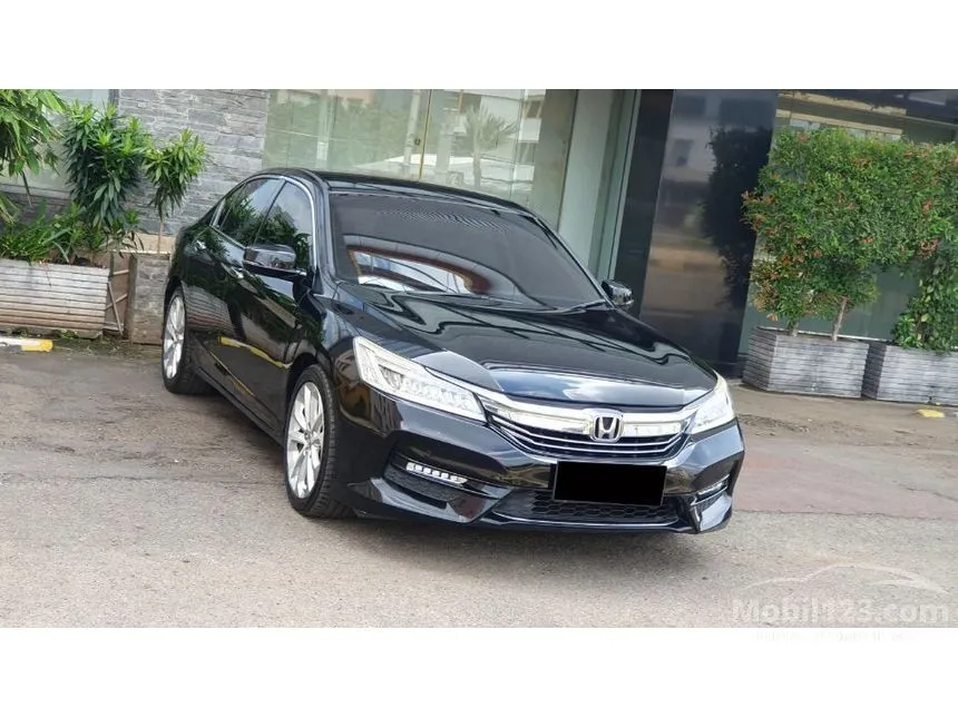 2018 Honda Accord VTi-L Sedan