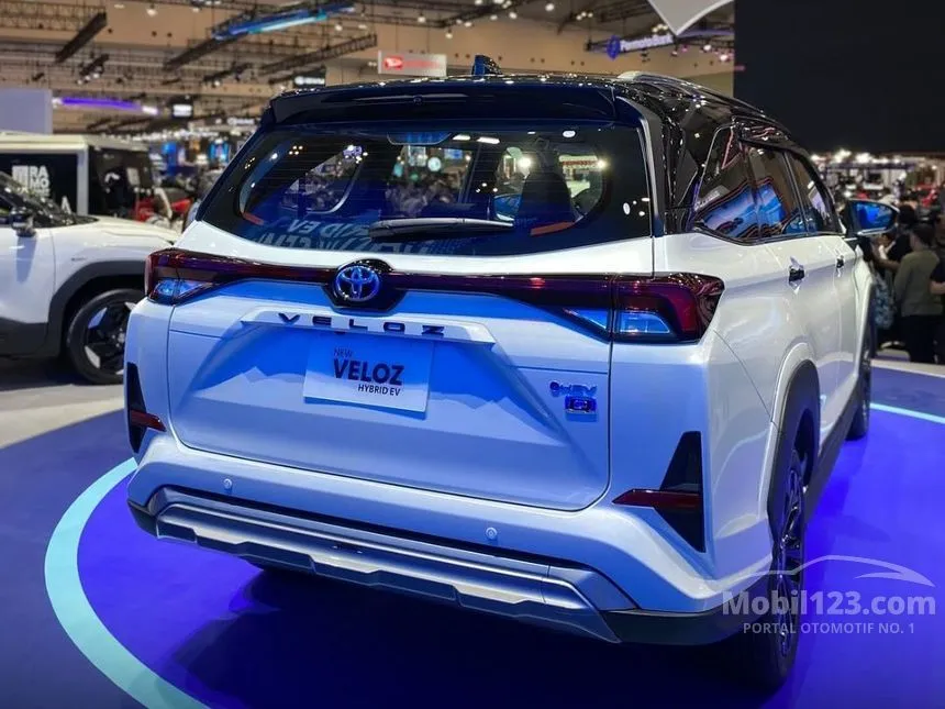 2025 Toyota Veloz V HEV MPV