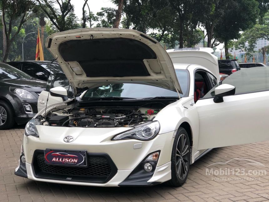 Jual Mobil Toyota 86 2012 V AERO 2.0 di Banten Automatic Coupe Putih Rp 429.000.000