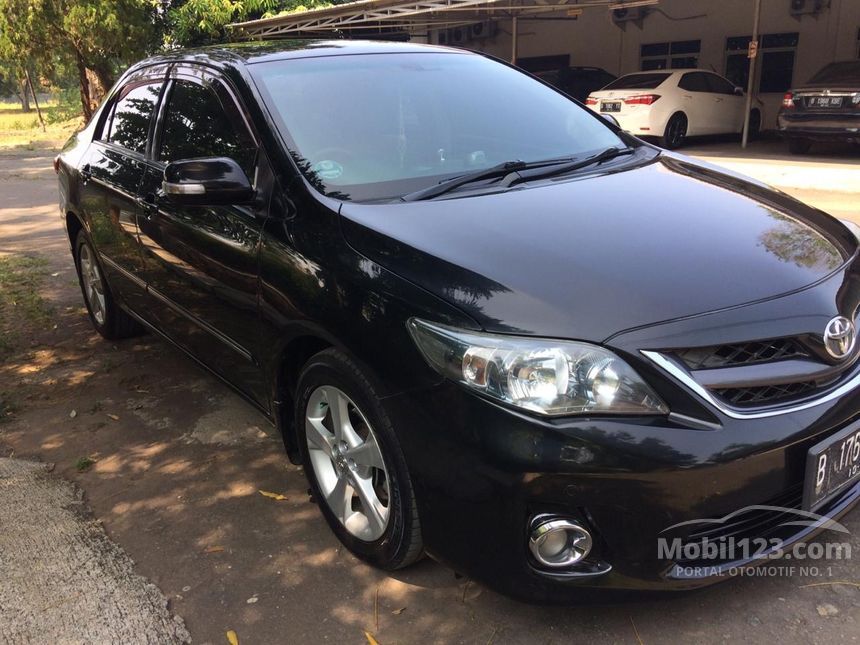 Jual Mobil  Toyota Corolla Altis  2010  V 2 0 di Jawa Barat 