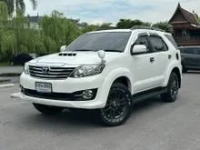 2015 Toyota FORTUNER 2.5 (ปี 12-15) V SUV