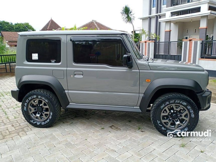Jual Mobil Suzuki Jimny 2019 1.5 di Jawa Timur Automatic Wagon Abu-abu