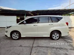 2017 Toyota INNOVA 2.8 Crysta V Wagon