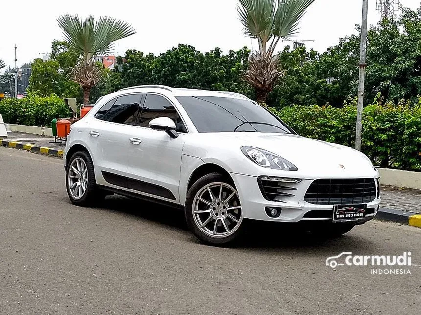 2016 Porsche Macan SUV