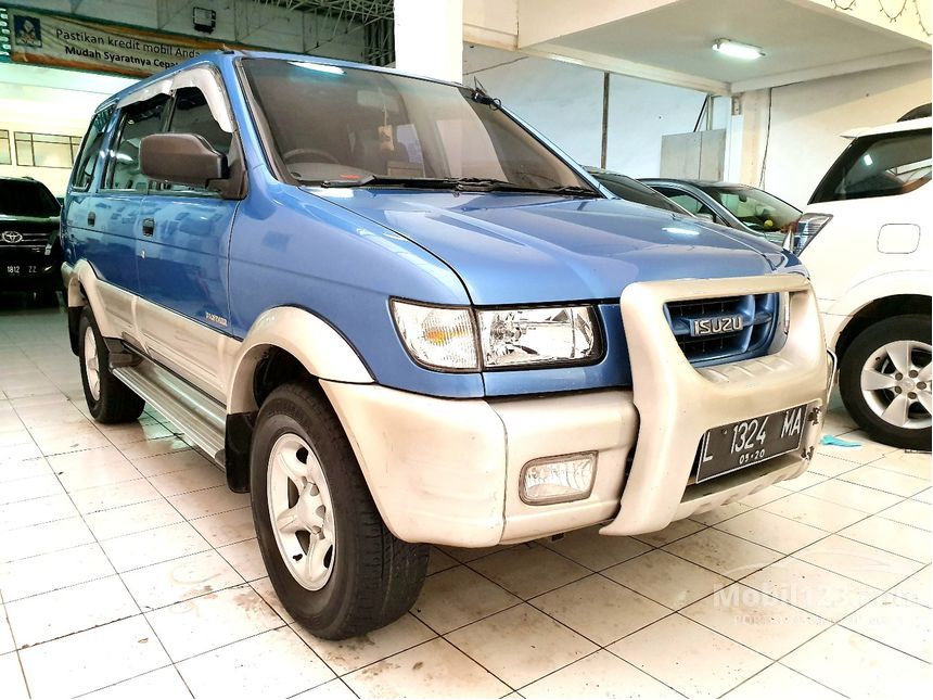 Jual Mobil Isuzu Panther 2002 TOURING 2.5 di Jawa Timur Manual SUV Biru