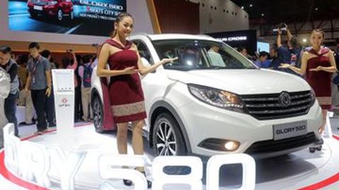 DFSK Glory 580 Curi Perhatian Pengunjung IIMS 2018