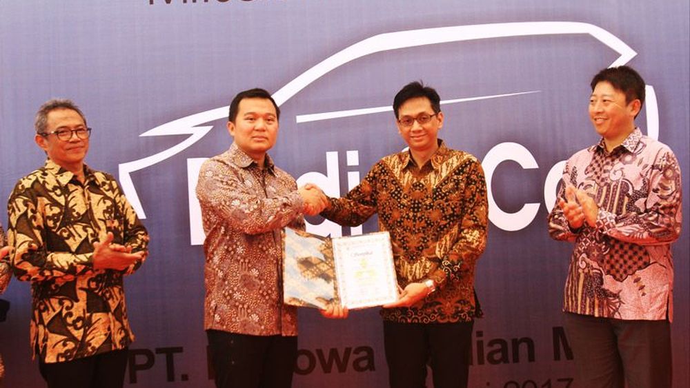 Mitsubishi Bodi dan Cat  Pertama di  Indonesia  Timur  