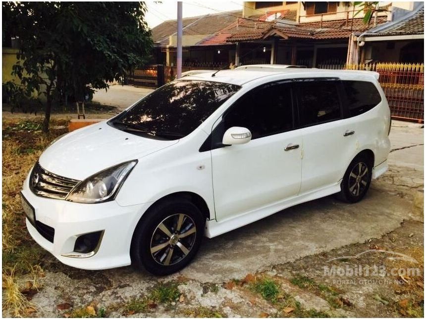 Jual Mobil Nissan Grand Livina 2012 Highway Star Autech 1 Jual Mobil Nissan Grand Livina 2012 Highway Star Autech 1