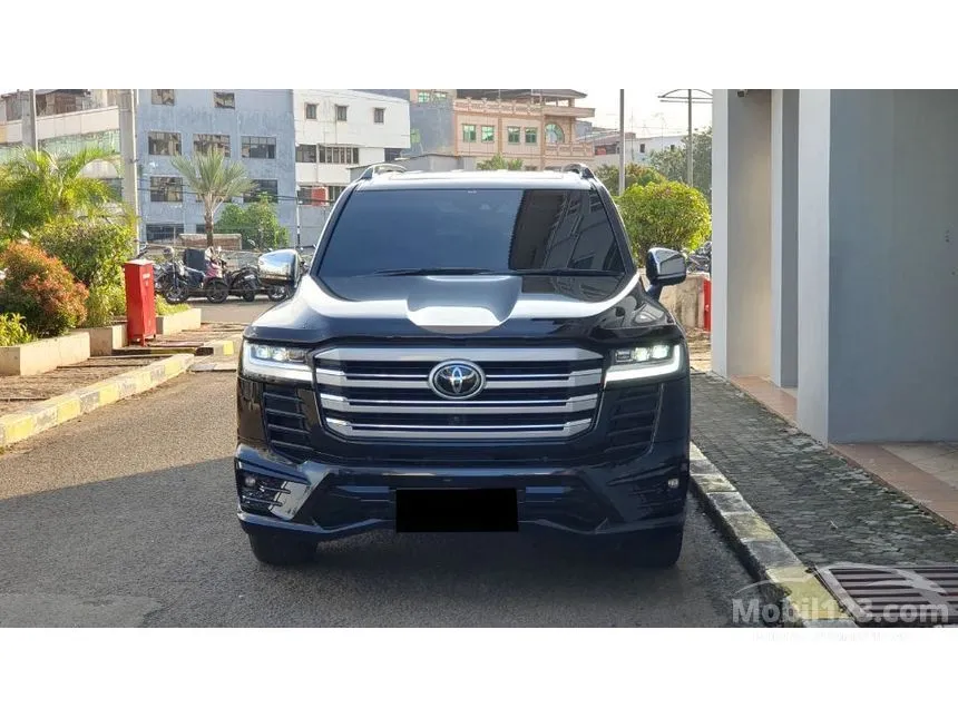 2023 Toyota Land Cruiser 300 VX-R SUV