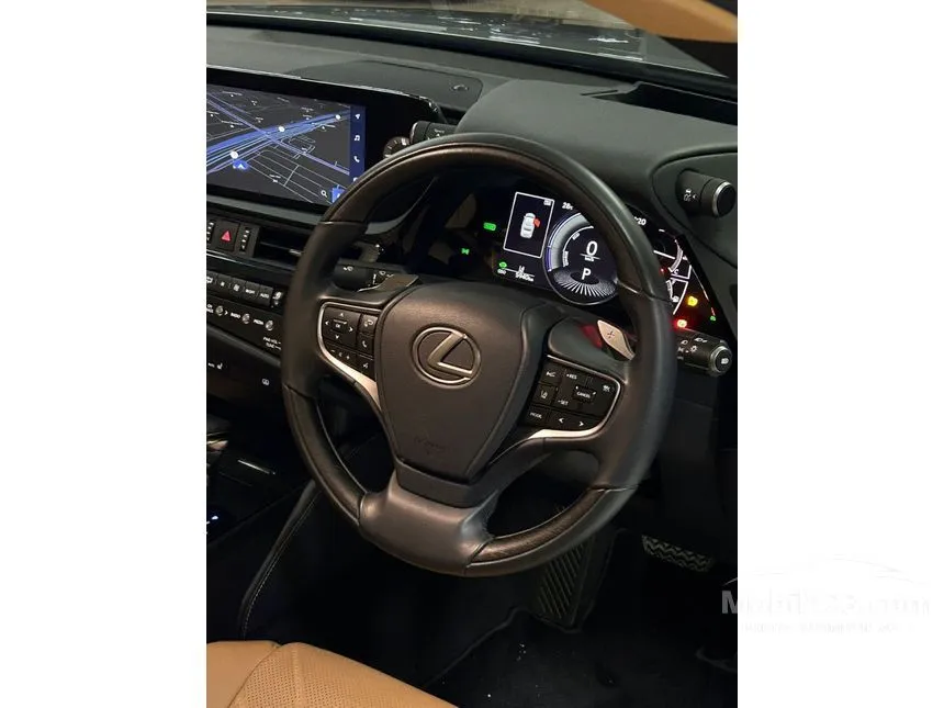 2023 Lexus ES 300h Ultra Luxury Sedan