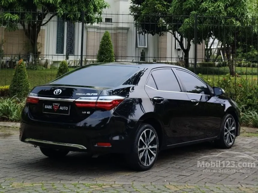 2017 Toyota Corolla Altis V Sedan