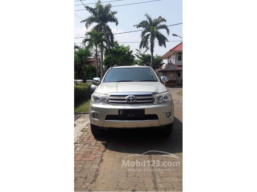 Jual Mobil  Toyota Fortuner  2010 G 2 5 di Lampung  Automatic 