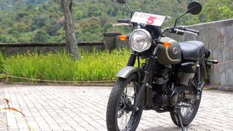 Video Kawasaki W175 di Mata Den Dewa