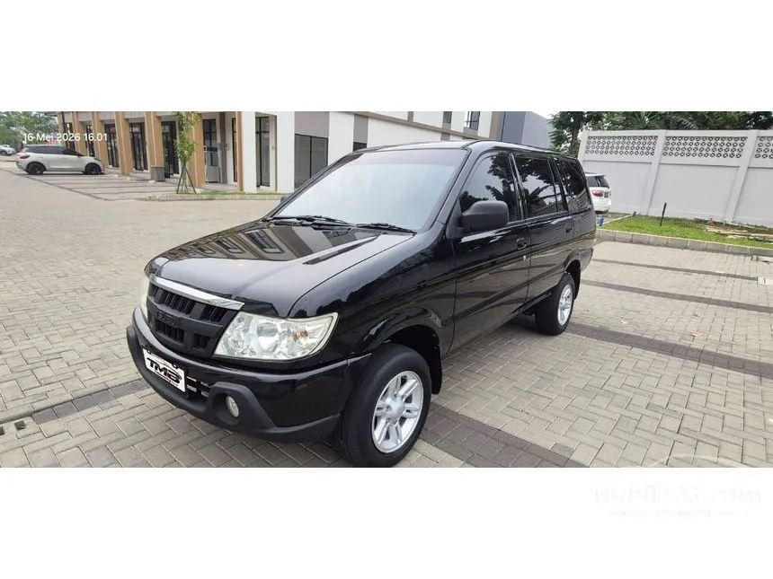 2013 Isuzu Panther LV Adventurer SUV