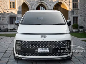 2023 Hyundai Staria 2.2 Premium with sunroof Van