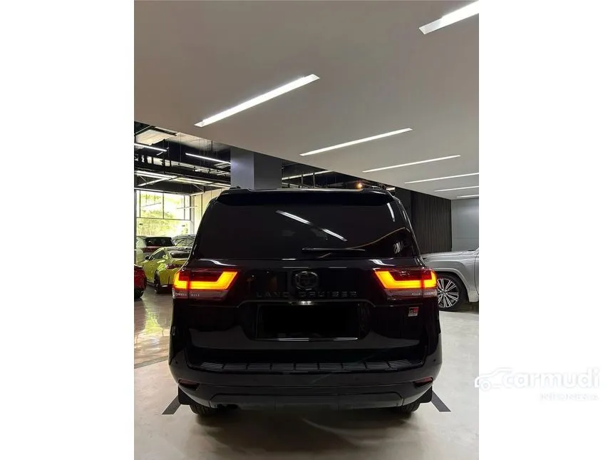 2023 Toyota Land Cruiser 300 GR-S (Premium Colour) SUV