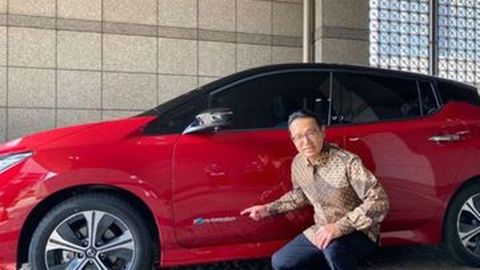Kedubes Jepang di Indonesia Jadikan Mobil Listrik Nissan Leaf Kendaraan Dinas