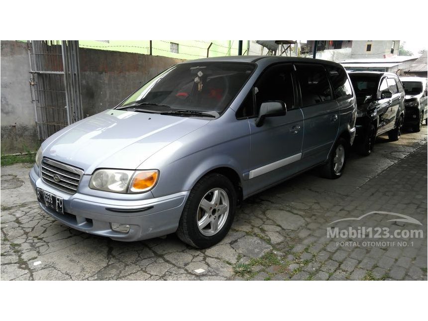 Hyundai trajet 2003