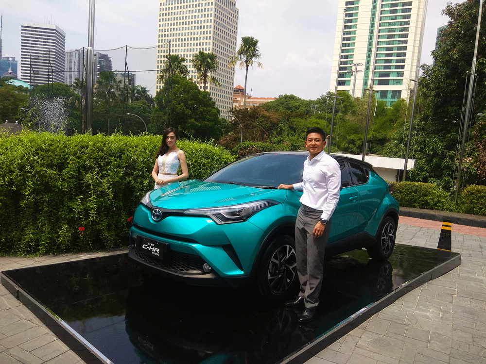 Rio Haryanto Langsung Bayar Kontan Toyota C-HR Hybrid
