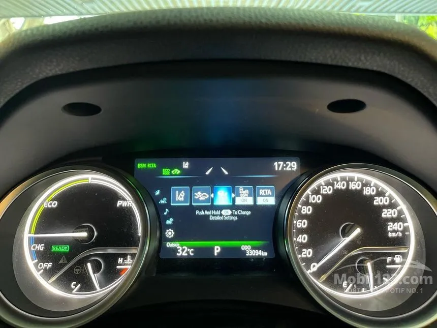 2022 Toyota Camry Hybrid Sedan