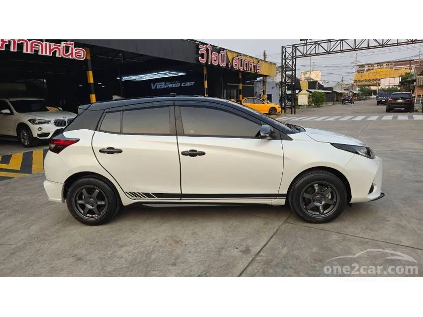 2021 Toyota YARIS Sport Premium Hatchback