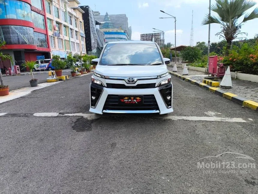 Jual Mobil Toyota Voxy 2020 2.0 di DKI Jakarta Automatic Wagon Putih Rp 388.000.000