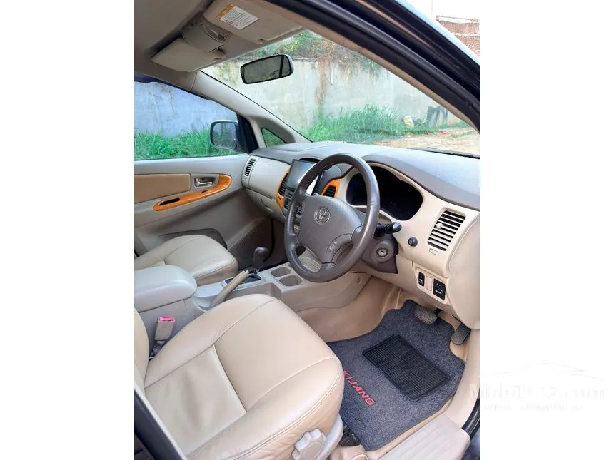 2010 Toyota Kijang Innova V MPV