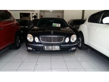 2004 Mercedes-Benz E240 2.6 Sedan