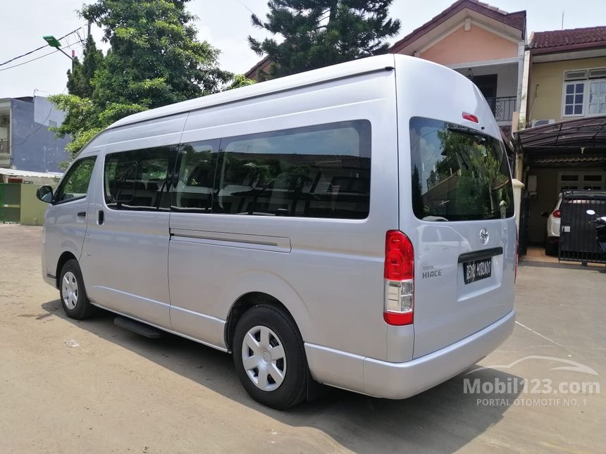  Jual  Mobil  Toyota  Hiace  2021 High Grade Commuter  2 5 di 