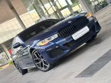 2023 BMW 520i 2.0 M Sport Sedan. KINYIS KINYIS BARU 19.000KM, SUDAH PASTI NYAMAN PLUS BONUS TAMPILAN SPORTY. HERO COLOR PLUS WARRANTY