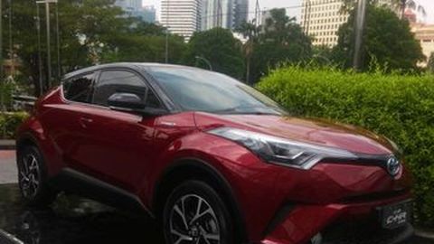 Toyota C-HR Bensin Tak Dijual Lagi di Indonesia, Tinggal yang Hybrid
