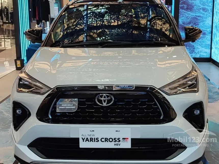 Jual Mobil Toyota Yaris Cross 2023 S HEV GR Parts Aero Package 1.5 di Jawa Timur Automatic Wagon Putih Rp 370.000.000