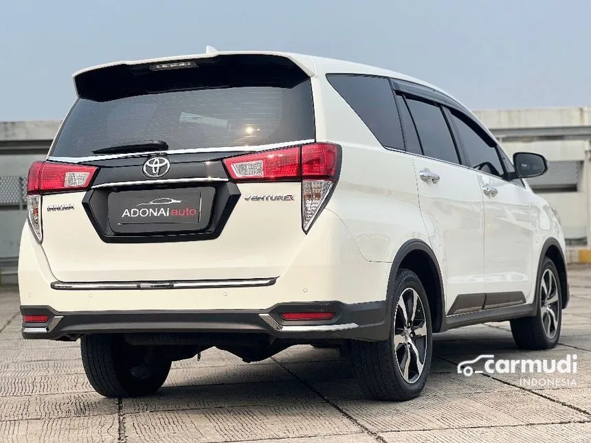 2022 Toyota Innova Venturer Wagon