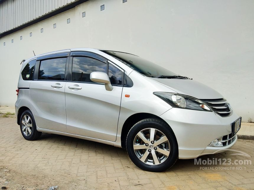 Honda freed 2010 характеристики