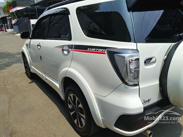 Daihatsu Terios CUSTOM Mobil bekas dijual di Indonesia 