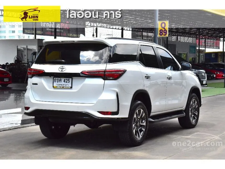 2023 Toyota FORTUNER Leader V SUV