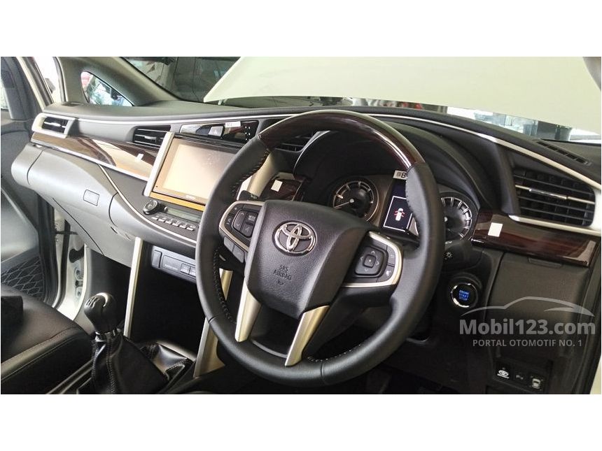 Jual Mobil Toyota Innova Venturer 2019 2 4 di Jawa Timur 