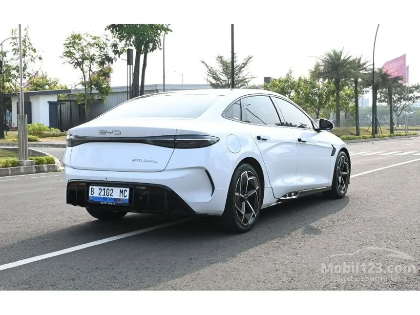 2024 BYD Seal Premium Extended Range Sedan