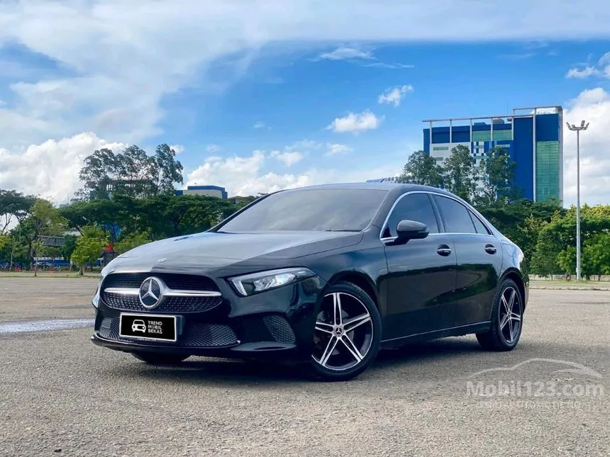 2022 Mercedes-Benz A200 progressive line Sedan