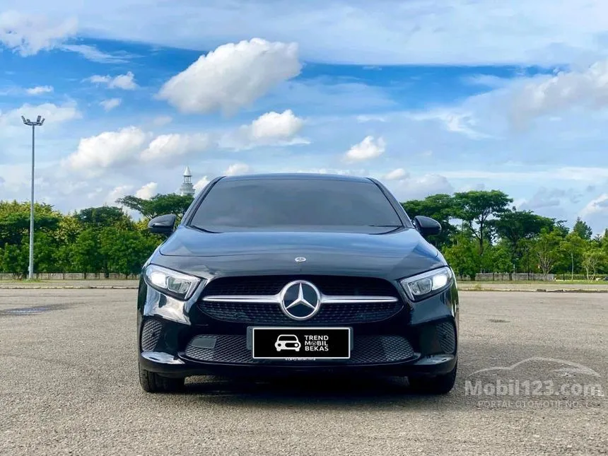 2022 Mercedes-Benz A200 progressive line Sedan