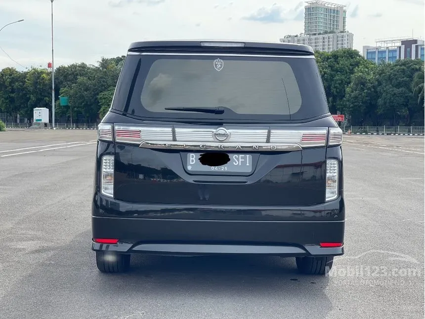 2014 Nissan Elgrand Highway Star MPV