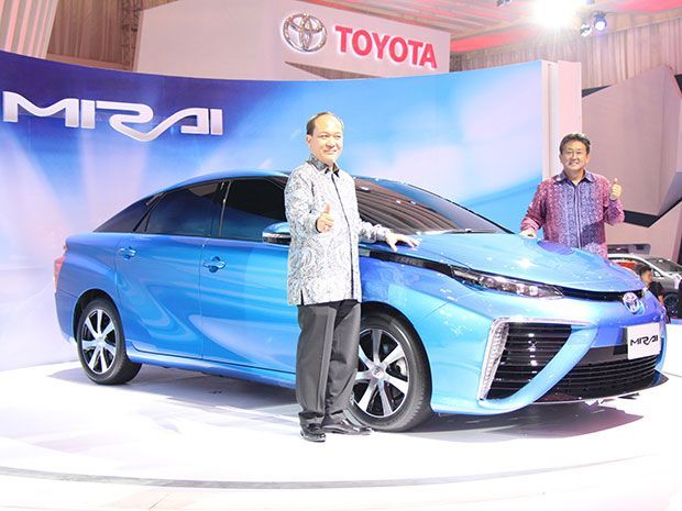 Tidak Dijual, Toyota Mirai Tebar Pesona di GIIAS 2015
