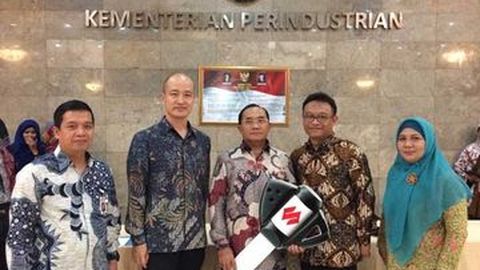 Suzuki Sumbang Ertiga ke Institusi Pendidikan Binaan Kemenperin