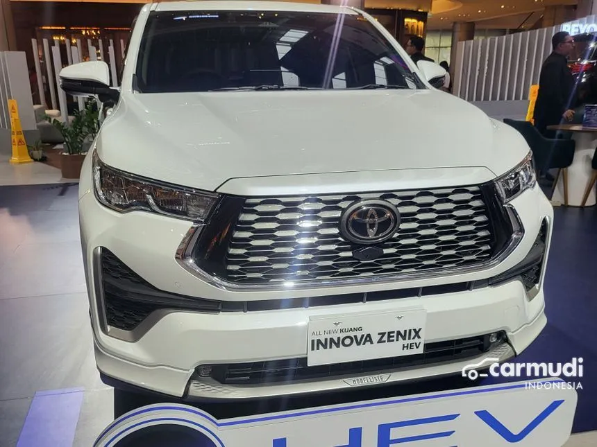 2025 Toyota Kijang Innova Zenix Q HV TSS ( Premium Color) MPV