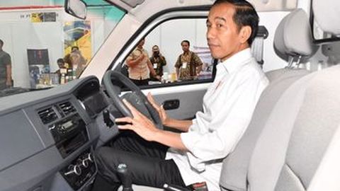 Jokowi: Saya Tidak Memaksa Beli Esemka, Tapi